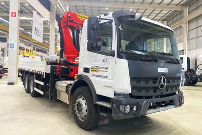 Caminhão Mercedes-Benz Atego 2730 6x4  Guindaste 45ton. Palfinger