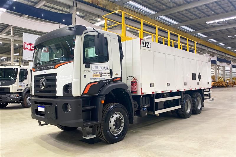 Caminhão VW Constellation 31.320 6x4 24/25 Comboio 10.000L