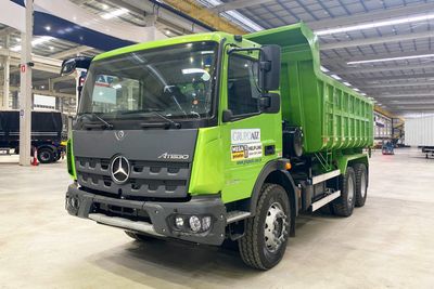 Caminhão Mercedes-Benz Atego 2730 6x4 Caçamba 14m³