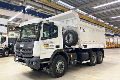 Caminhão MB Atego 3133 6X4 24/25 Caçamba Meia Cana 16m³ AIZI