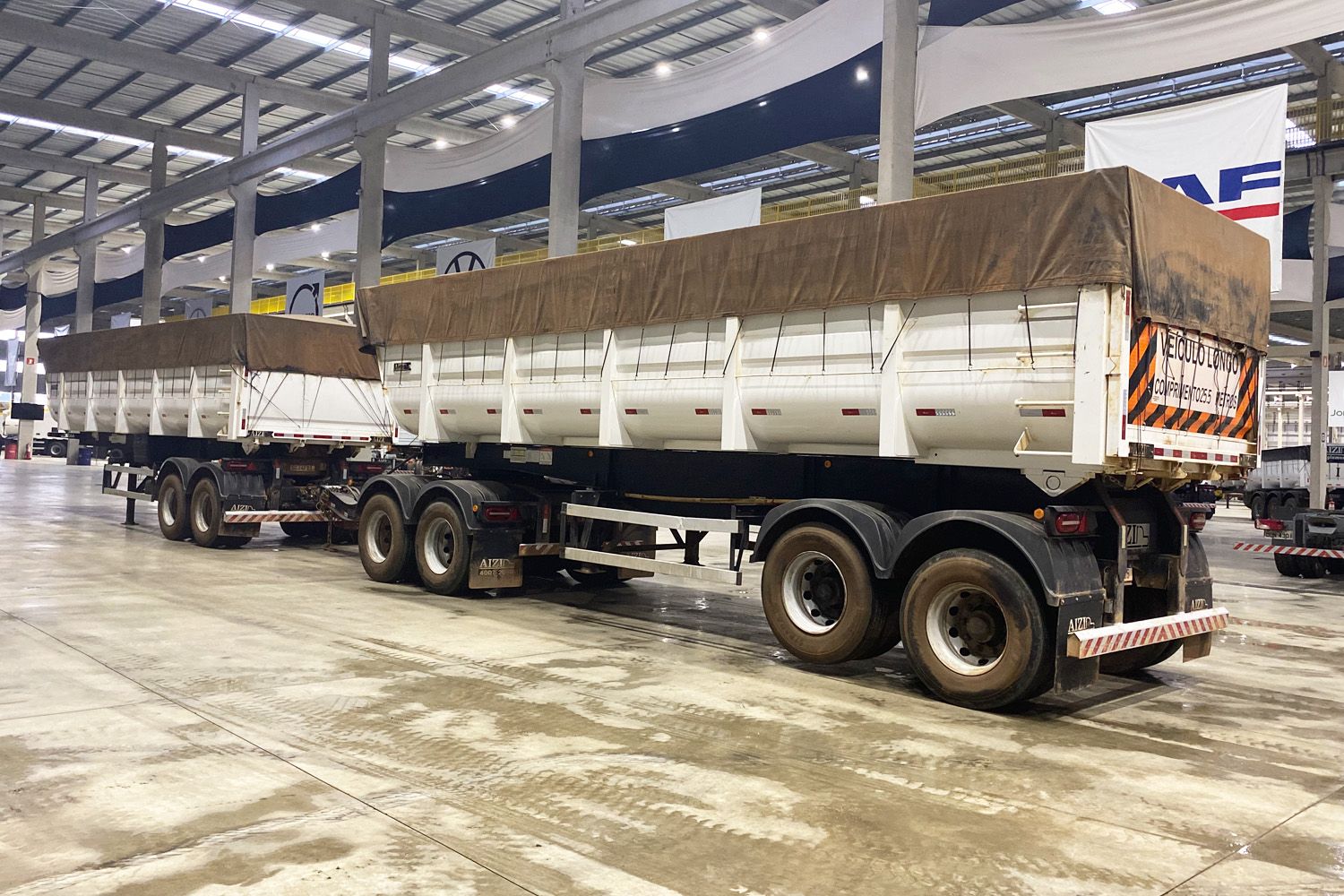 SR Rodotrem Basculante 24/24 AIZI 35m3 + 35m3 Seminovo
