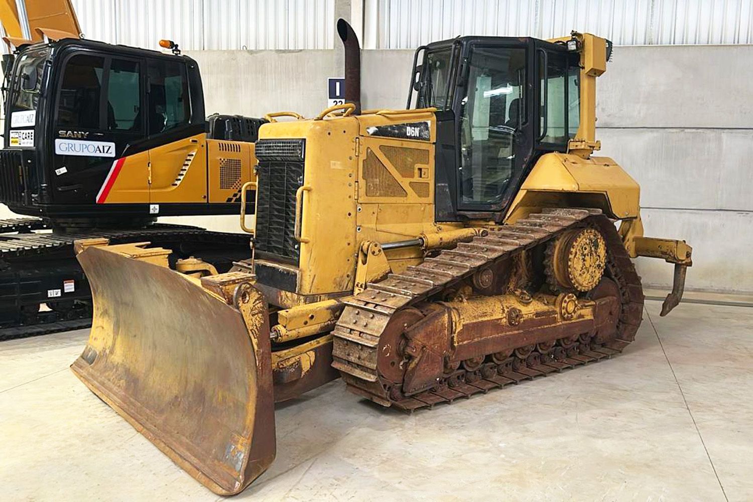Trator de Esteira CAT D6N 2012 Seminovo