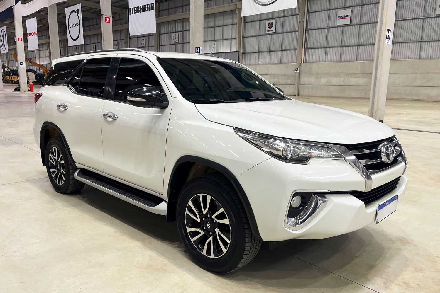 Toyota Hilux SW4 4x4 Diesel 16/16
