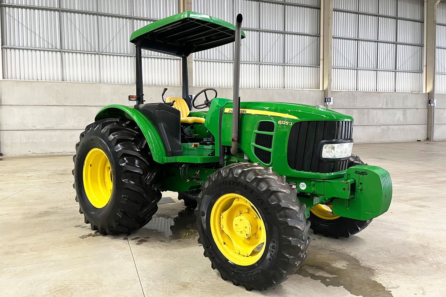 Trator Agrícola John Deere 6125J 2023