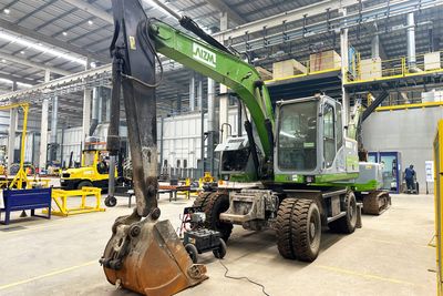 Escavadeira Elétrica 15T SOCMA HNE150W-EL 123 hp