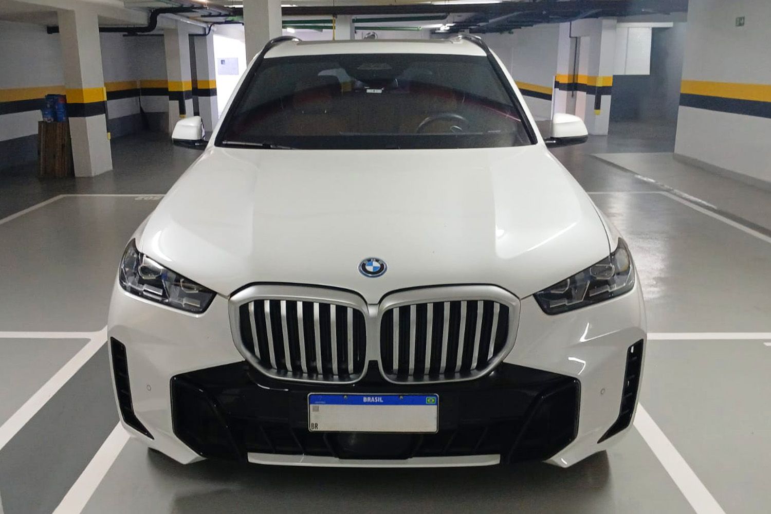 BMW X5 XDRIVE50E M Sport Branca Blindada 24/25