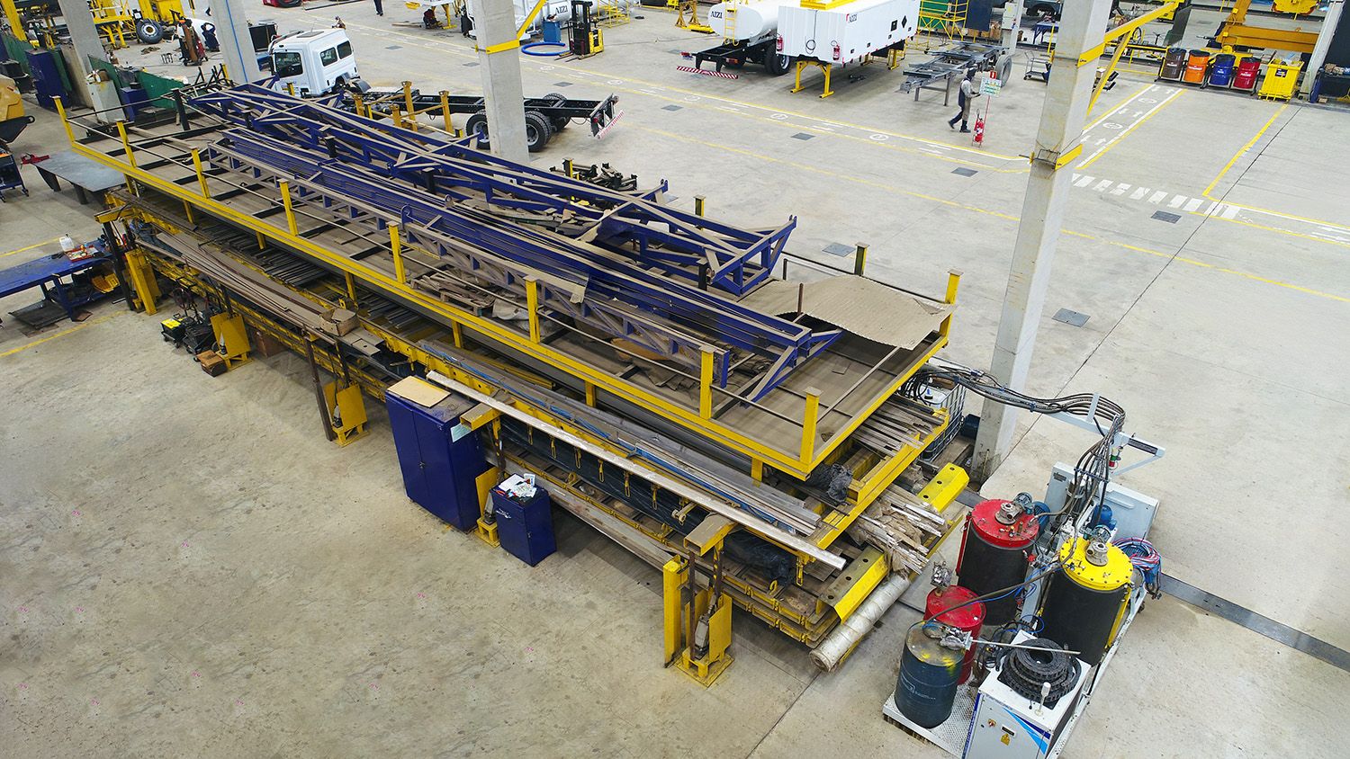 Injetora de Poliuretano Alta Pressão 16.000x3.000