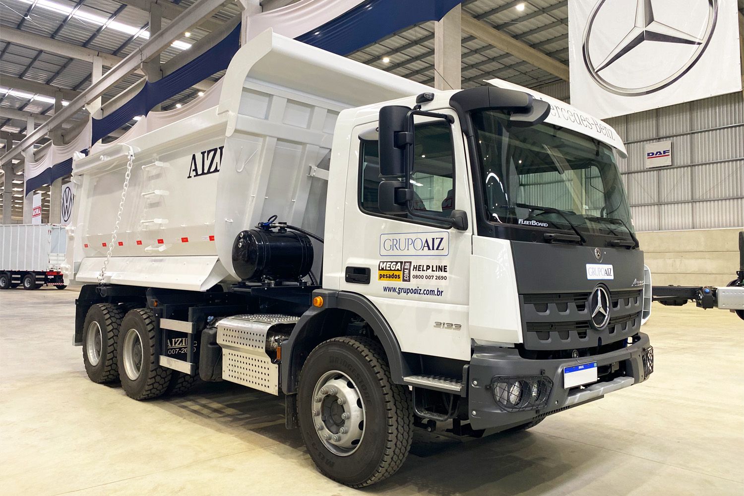 Caminhão MB Atego 3133 6X4 24/25 Caçamba Meia Cana 14m³ AIZI
