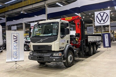 Caminhão Volvo VMX 290 6x4 26/26 Guindaste 45T Palfinger