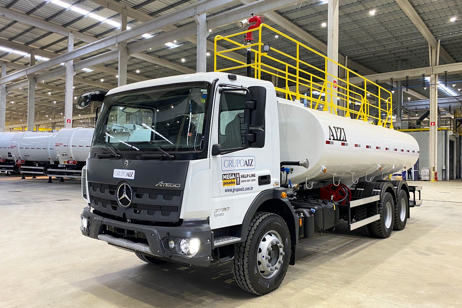 Caminhão MB Atego 2730 6x4  Pipa 20.000L AIZI