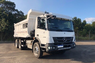 Caminhão MB Atego 2730 6x4 26/26 Meia Cana 14m³ AIZI