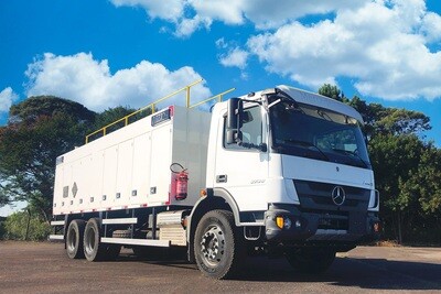 Caminhão MB Atego 2730 6x4 26/26 Comboio 10.000L AIZI