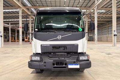 Caminhão Volvo VM 270 8x4R 22/22 Seminovo Guindaste Canivete 80C AIZC