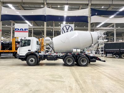 Caminhão Mercedes-Benz Atego 2730 6x4 26/26 Betoneira 8m³ Liebherr