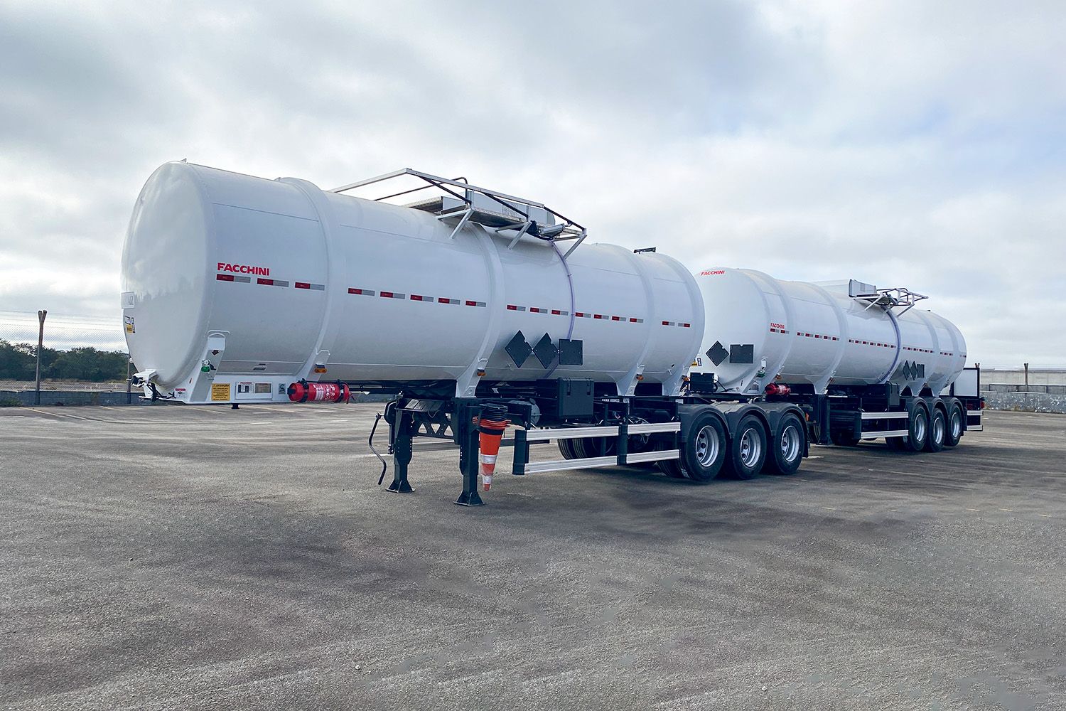 SR Tanque Bitrenzão Articulado 3+3 eixos 62.000L  FACCHINI