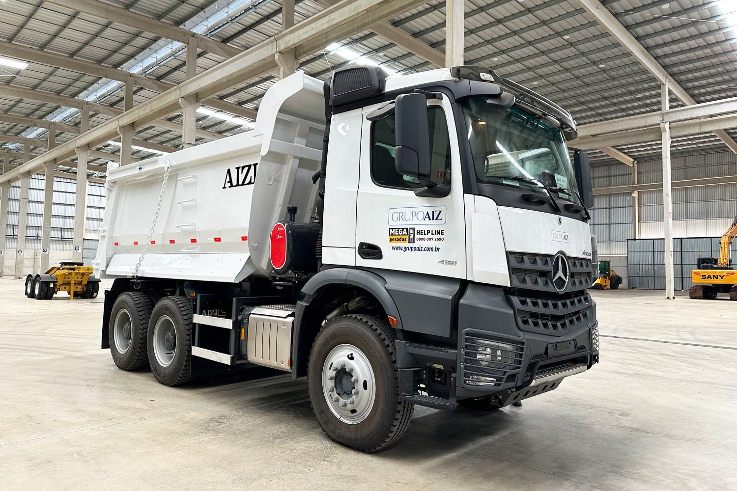 Caminhão MB Arocs 4151 6x4 23/24 Meia Cana 16m³ AIZI