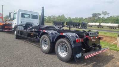 Caminhão Mercedes-Benz Atego 2730 6x4 26/26 Roll On Roll Off 25ton