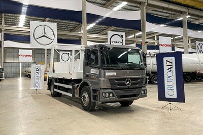 Caminhão MB Atego 1719 4x2 24/25 Poliguindaste Duplo não Articulado 9 Ton