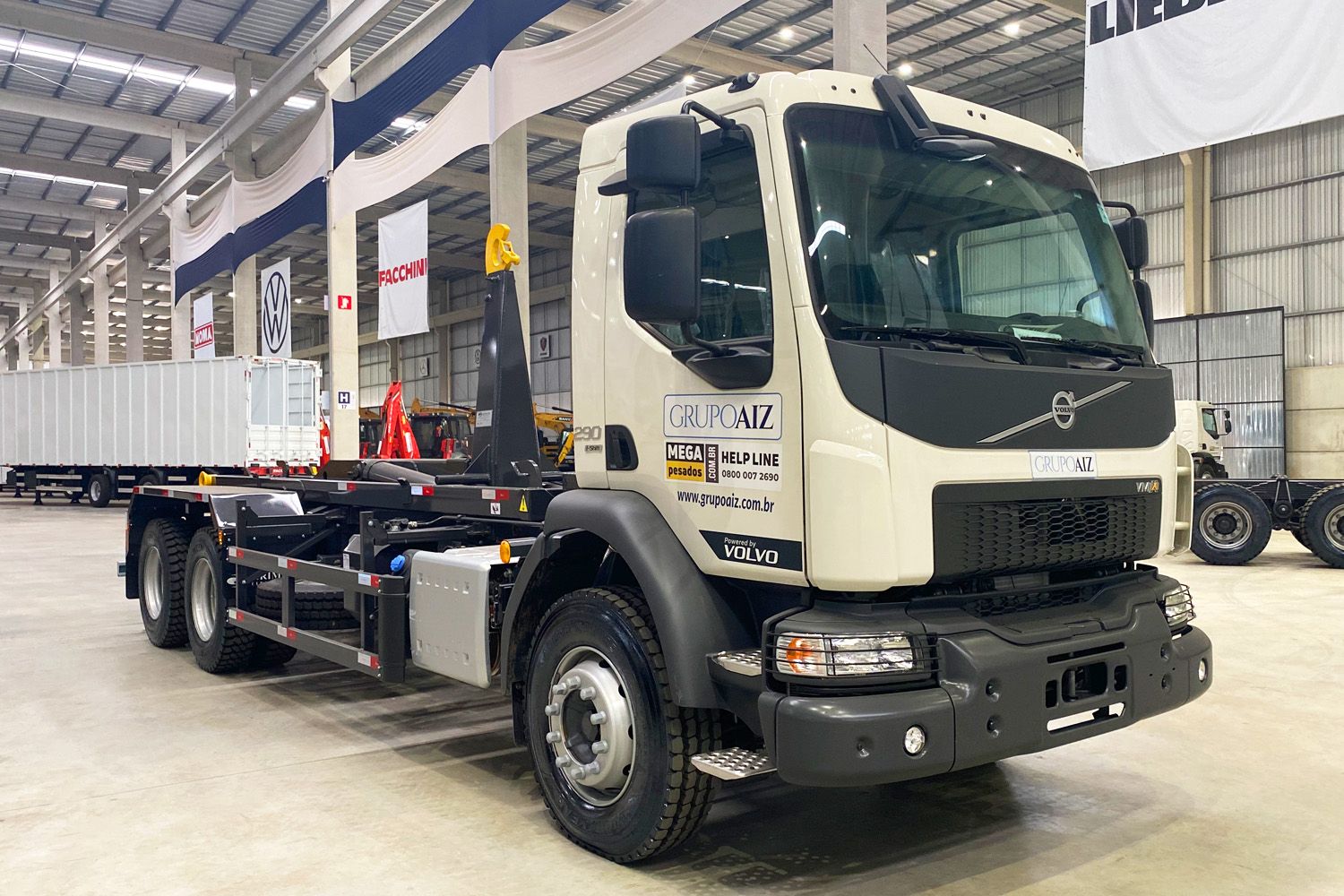 Caminhão Volvo VMX 290 6x4 26/26 Roll on Roll off Grimaldi 25 ton