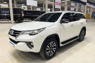 Toyota Hilux SW4 4x4 Diesel 16/16 Seminovo