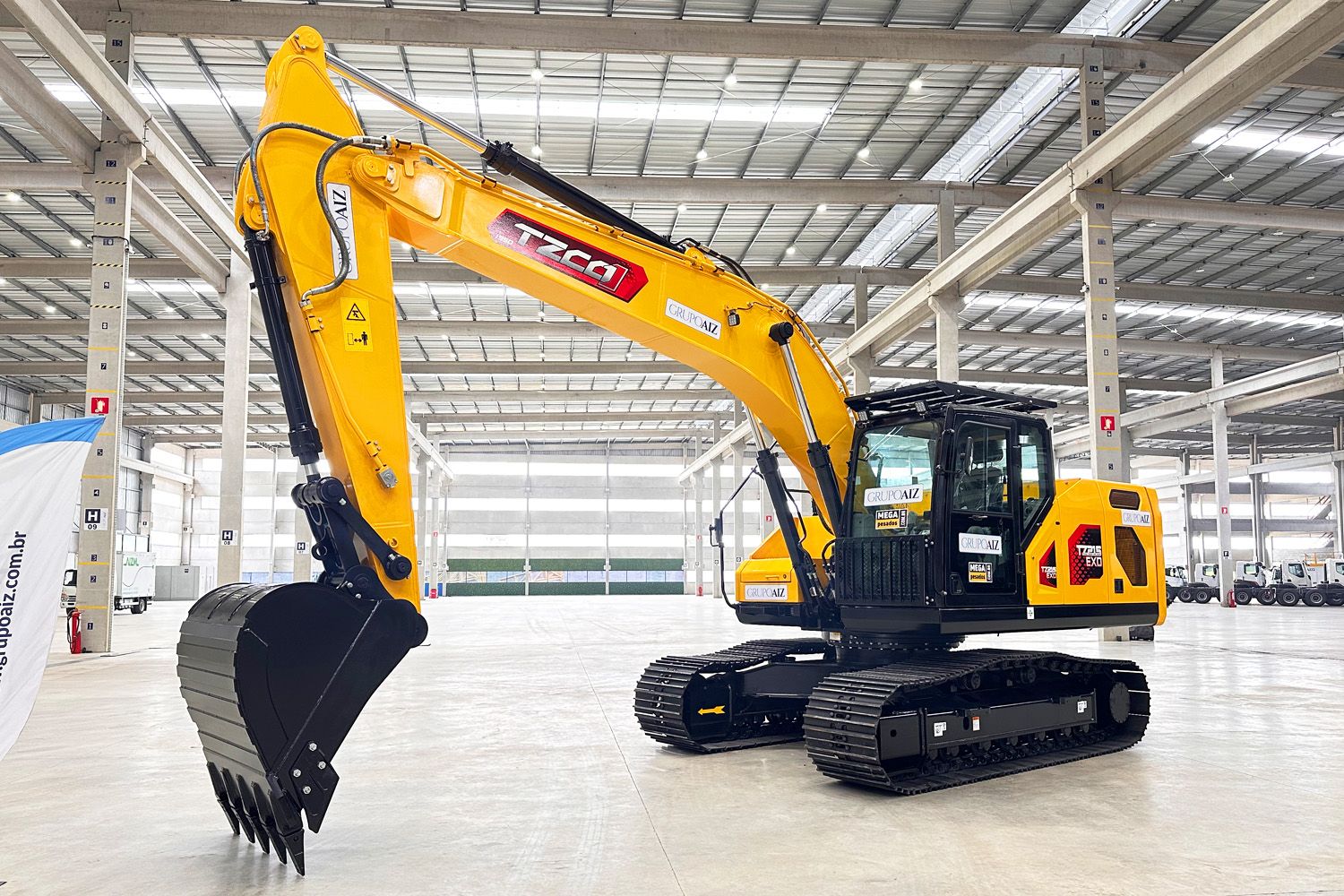 Escavadeira Hidráulica TZCO TZ215 181 hp 22 ton 2026