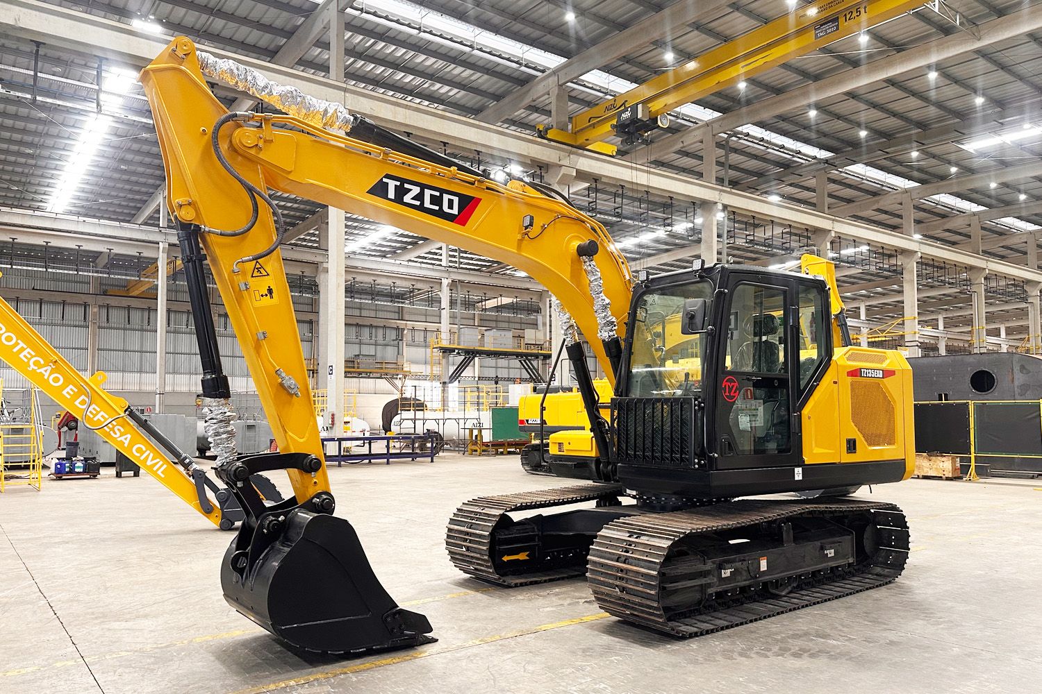 Escavadeira Hidráulica TZCO TZ135 128 hp 13,5 ton