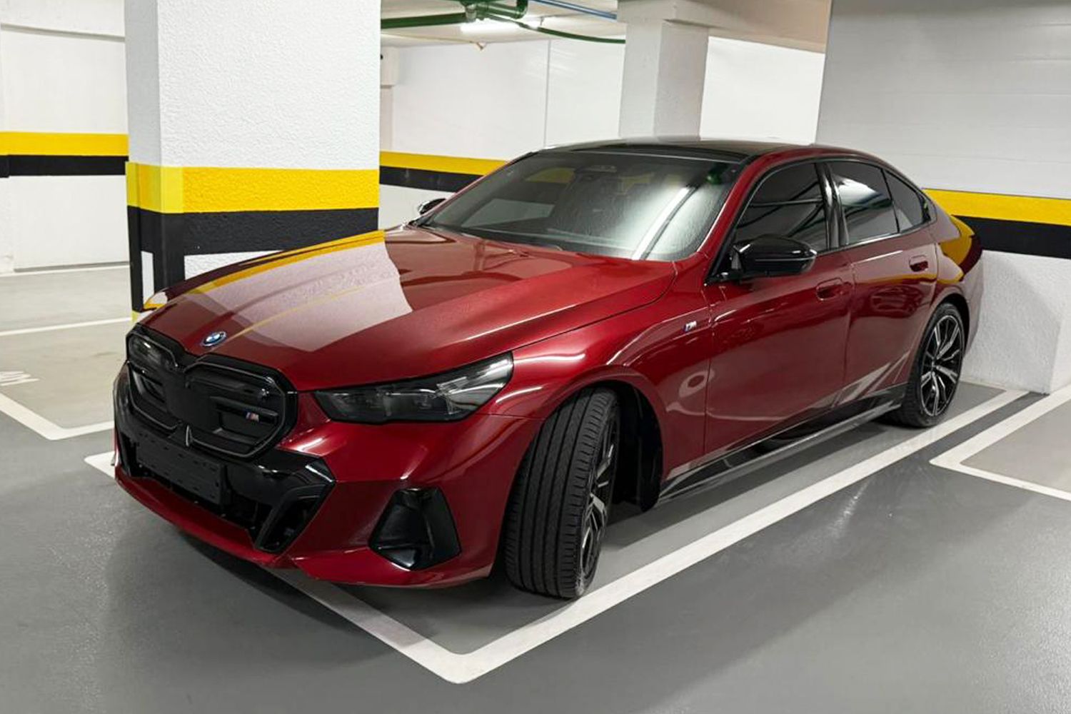 BMW i5 M60 100% Elétrica Roxa 24/25