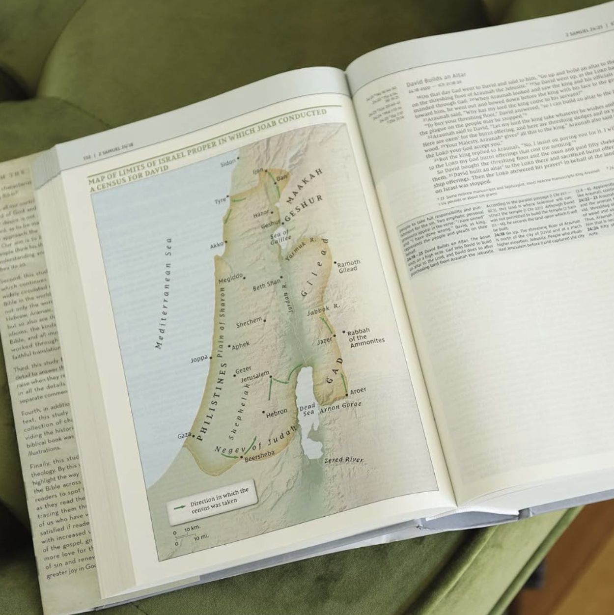 NIV Biblical Theology Study Bible (Black Letter Edition)