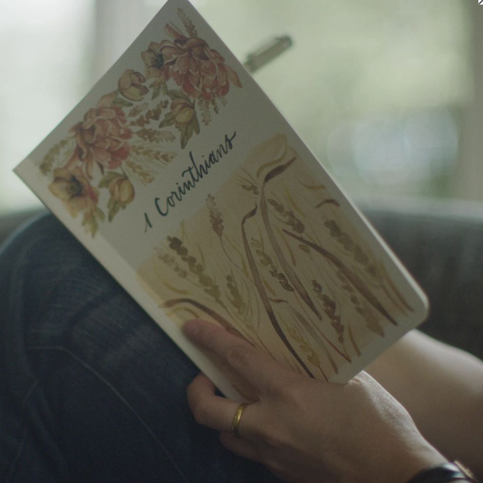 ESV Scripture Journal: New Testament Set (Artwork by Ruth Chou Simons) (Paperback)