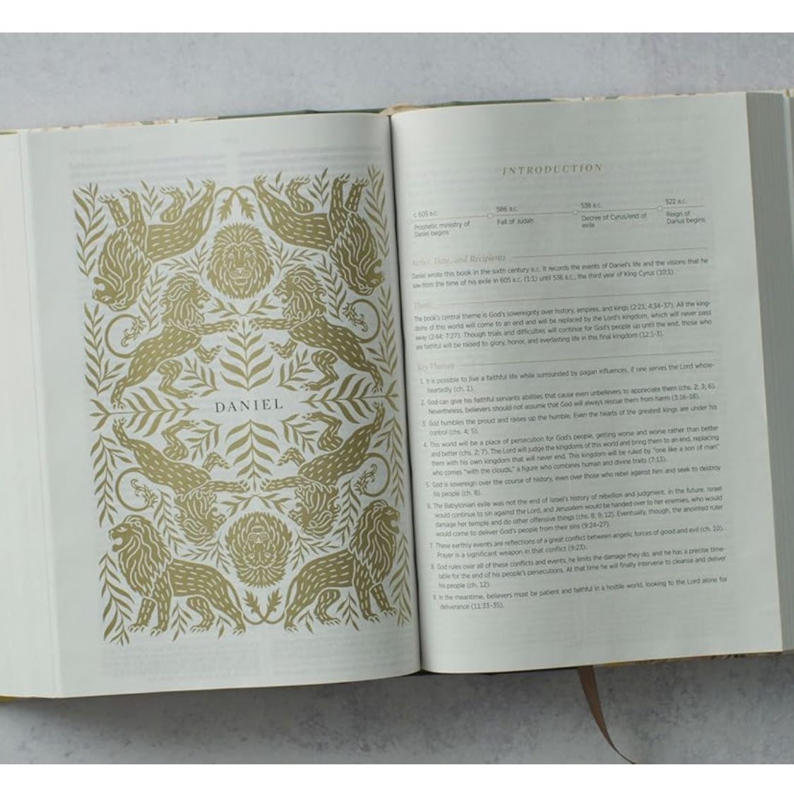 ESV Women's Study Bible, Artist Series (Cloth over Board, Lulie Wallace, Emma)