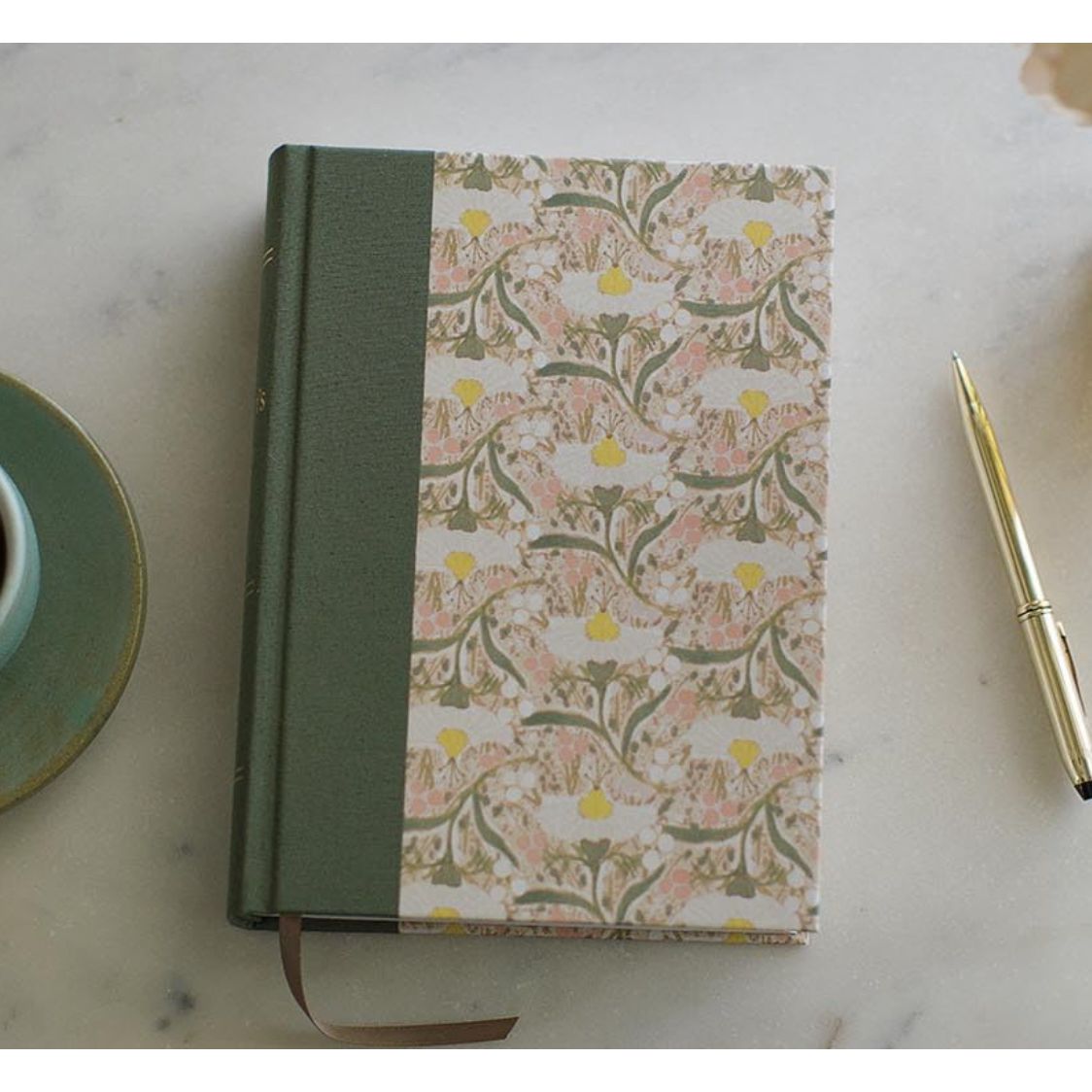 ESV Women's Study Bible, Artist Series (Cloth over Board, Lulie Wallace, Emma)