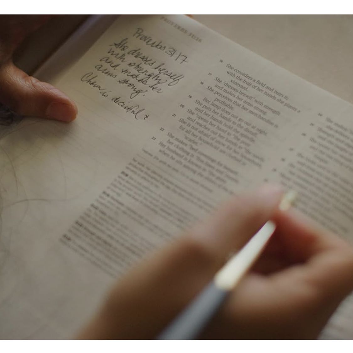 ESV Journaling Study Bible (Cloth over Board, Blush/Ochre, Floral Design)