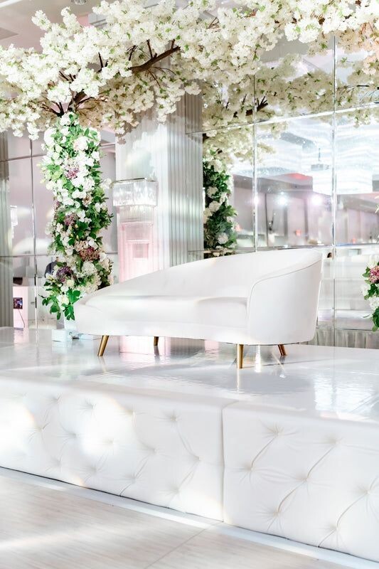 Throne Chairs & Loveseats