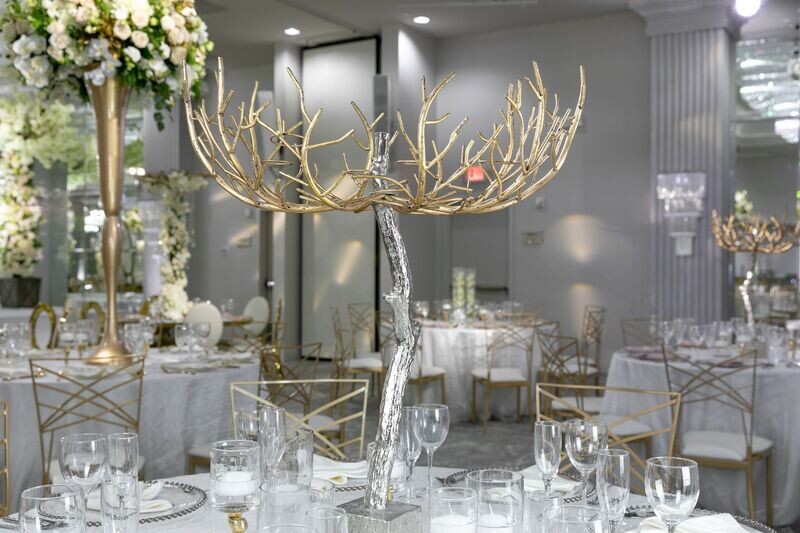 Medium Gold Branch Oval Centerpiece