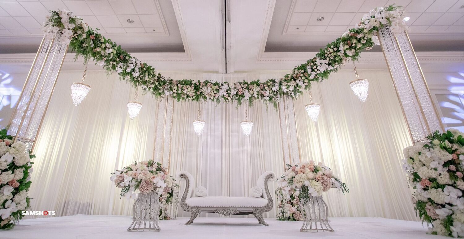 Crescent Gazebo w/ 4 Crystal & Iron (Gold) Column w/ Mixed Floral