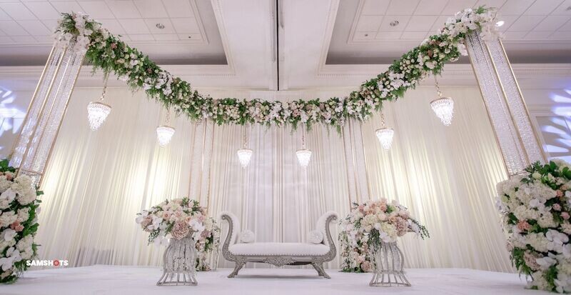 Crescent Gazebo w/ 4 Crystal & Iron (Gold) Column w/ Mixed Floral