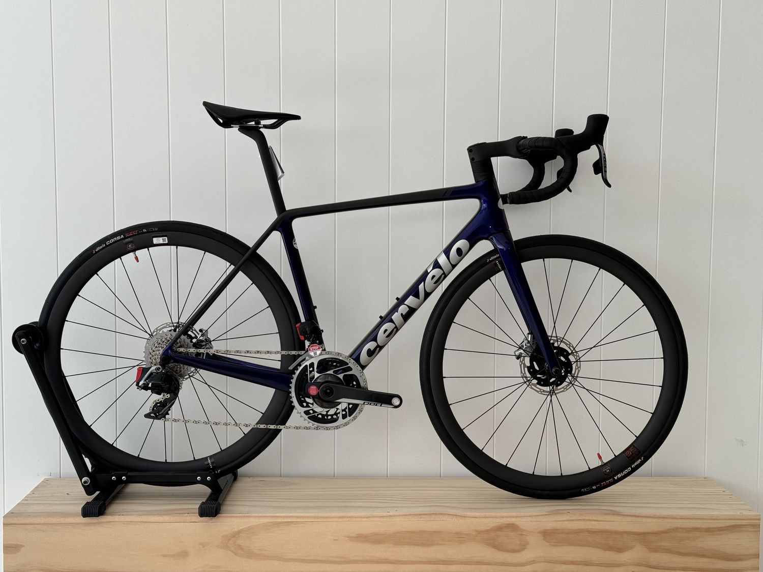 Cervélo R5 Red eTap AXS Deep Blue Sunset MY23