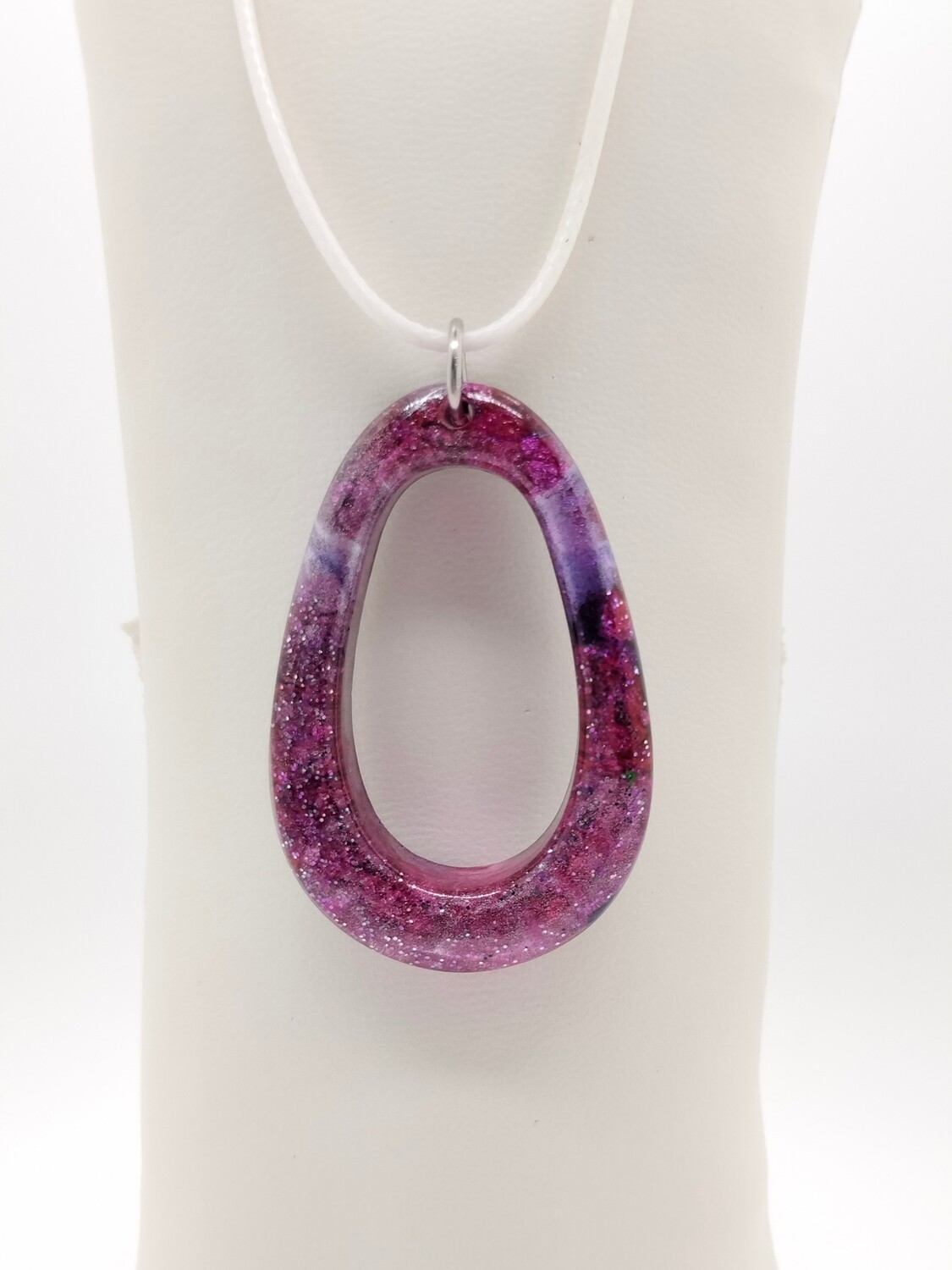 Hanger met paars/roze effecten Hanger met paars/roze effecten