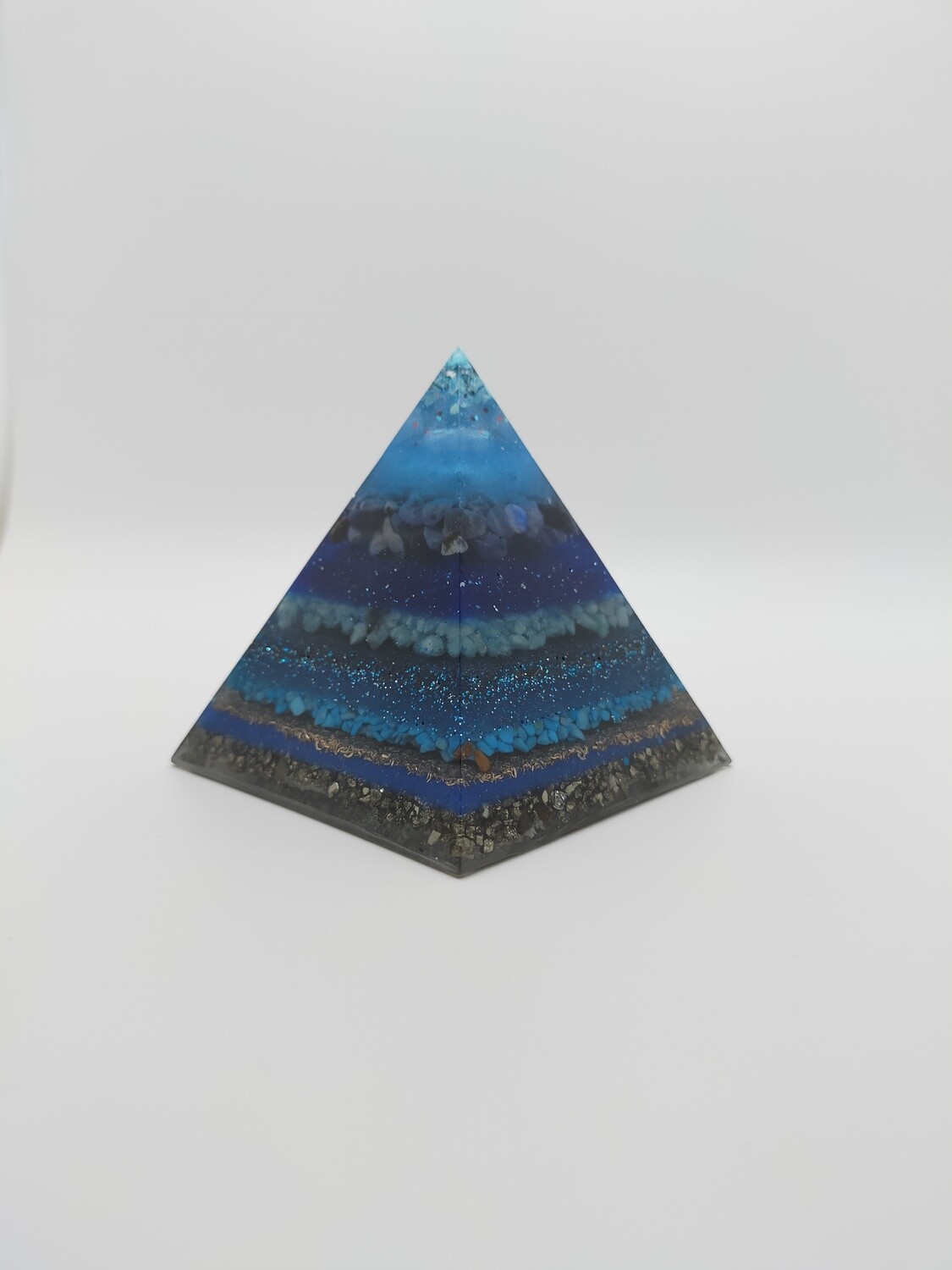 Orgonite pyramide True Blue Orgonite pyramide True Blue