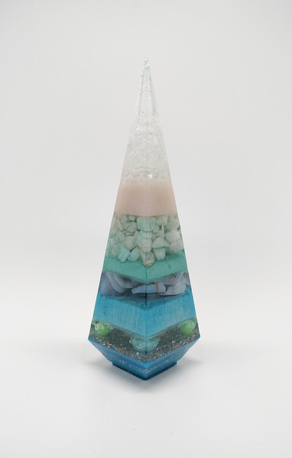 Hoge puntige orgonite pyramide blauw/groen