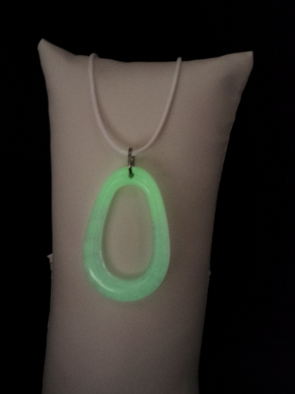 Hanger met glow in the dark effect Hanger met glow in the dark effect