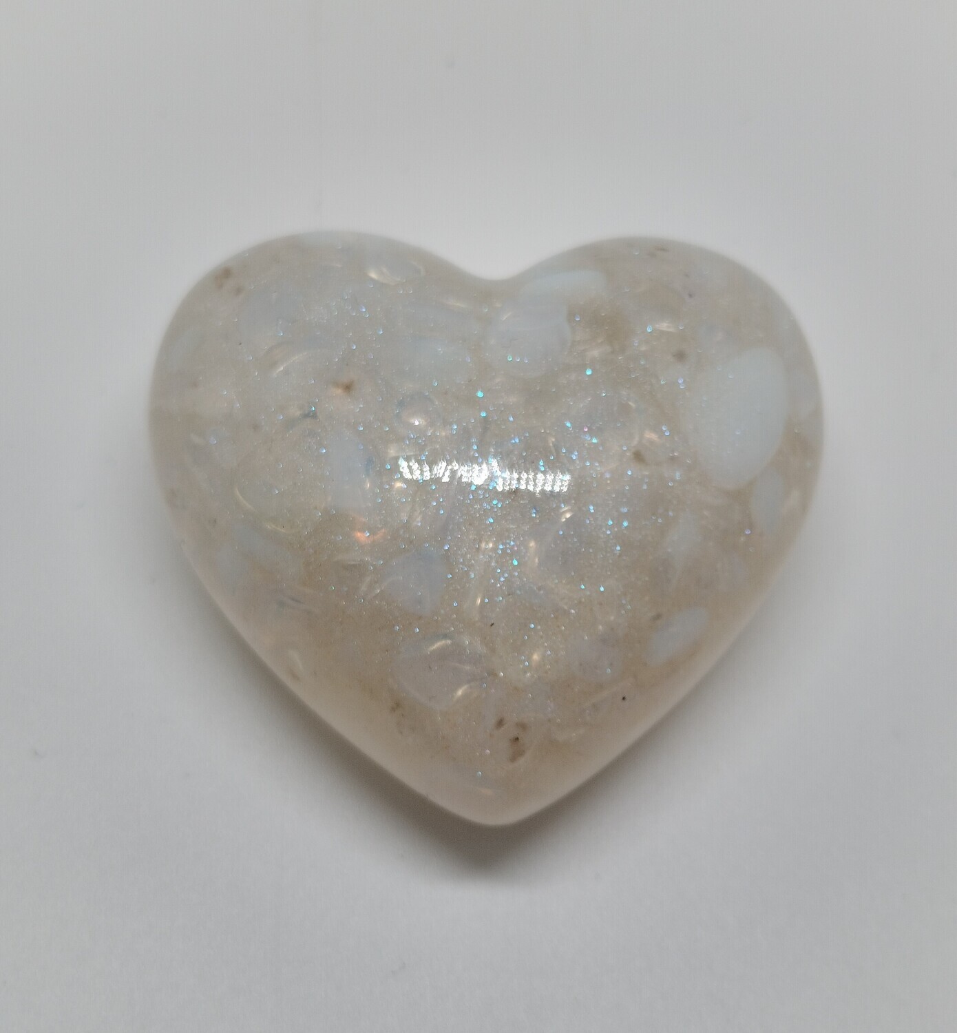 Edelsteen hart M wit (met opaliet)