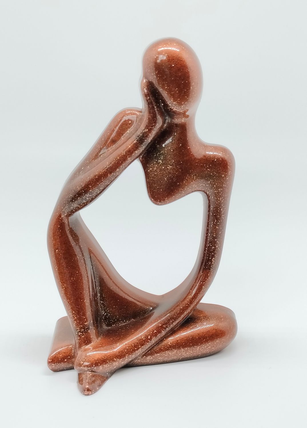 Abstract figuur 2 donkerbrons