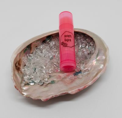 Verzorgende en voedende lippenbalsem (ca. 5 gram) Verzorgende en voedende lippenbalsem (ca. 5 gram)