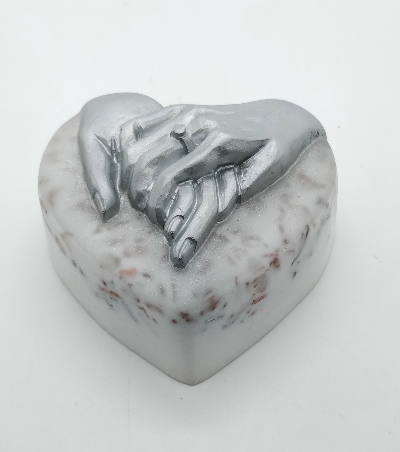 Orgonite Hand in hand in liefde (wit zilver) Orgonite Hand in hand in liefde (wit zilver)