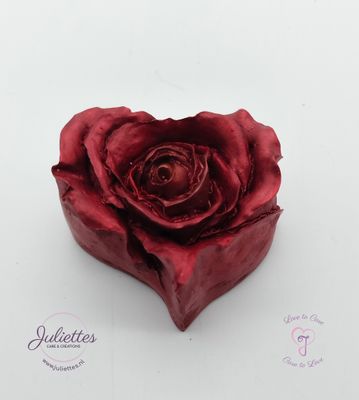 Orgonite hartvormige roos rood Orgonite hartvormige roos rood
