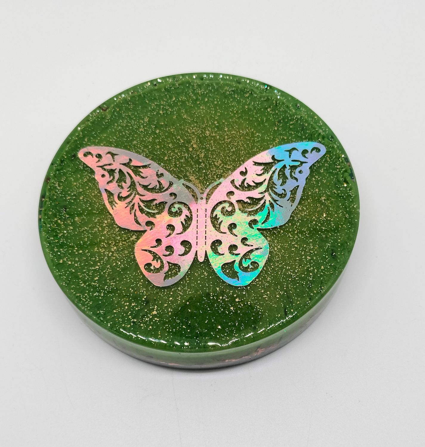 Orgonite oplaadschijf XL met holografische vlinder