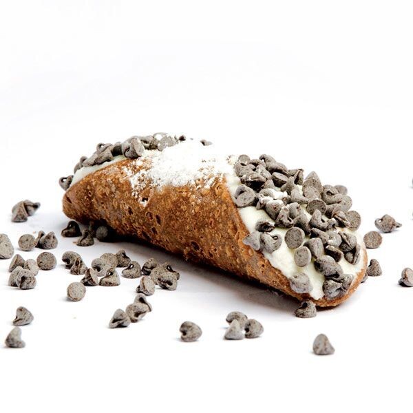 Cannolo mignon Ricotta con interno gocce al cioccolato