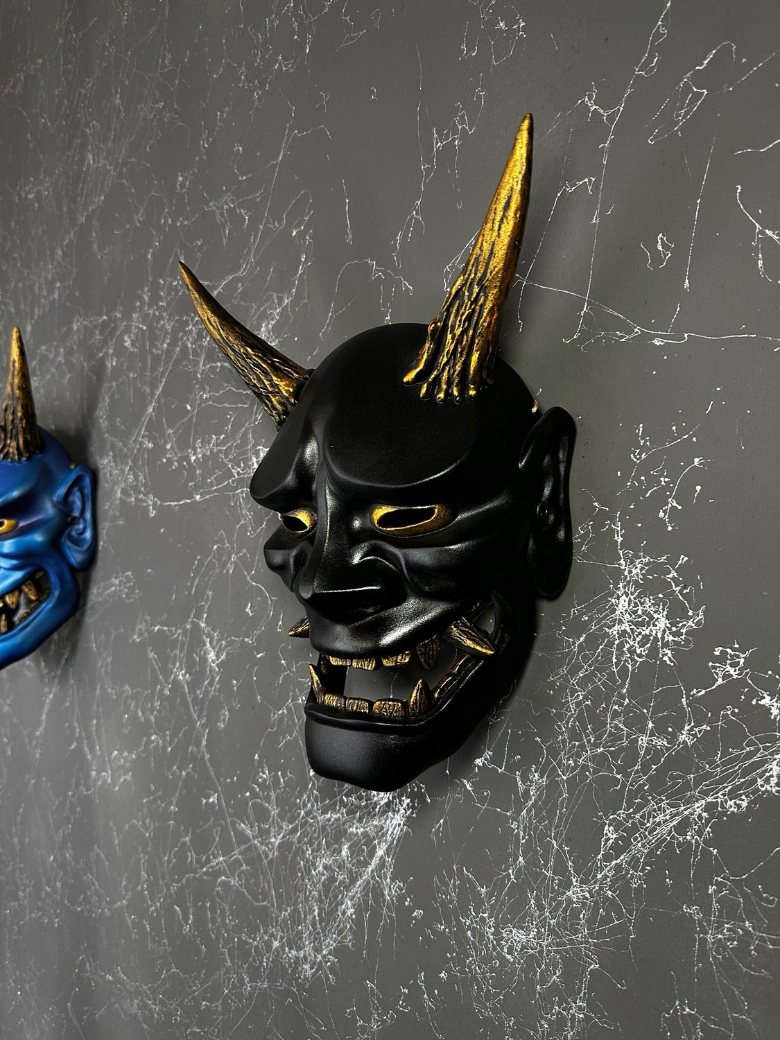 Japanese Hannya Mask: Black &amp; Gold
