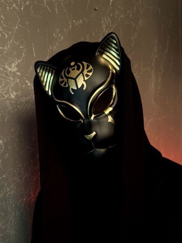 Egyptian Cat mask: Black and Gold Bastet